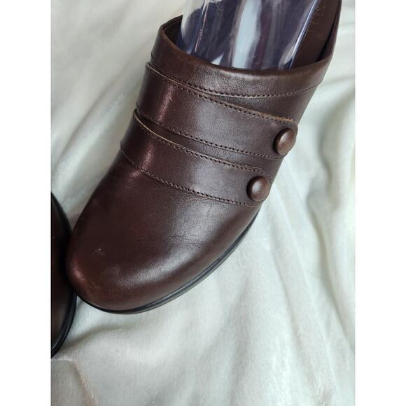 Dansko Mules slide on leather shoe with button detail sz 40 - 9.5/10 boho office - Picture 2 of 8